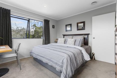 Photo of property in 17 Longview Rise, Massey, Auckland, 0614