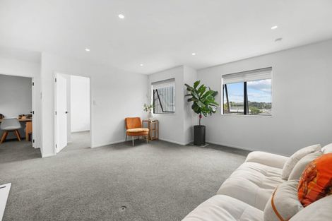 Photo of property in 6a Raeben Avenue, Hillcrest, Auckland, 0627