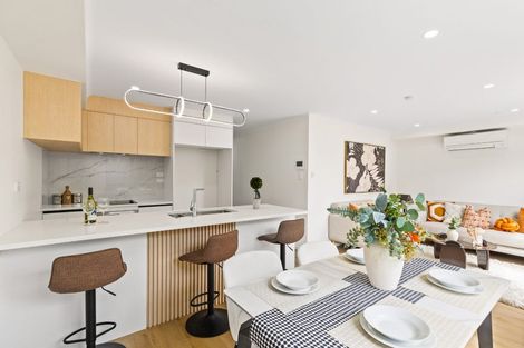 Photo of property in 1/113 Beach Road, Te Atatu Peninsula, Auckland, 0610