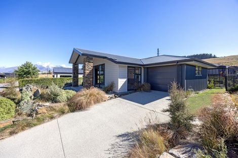Photo of property in 16 Makomako Road, Wanaka, 9305