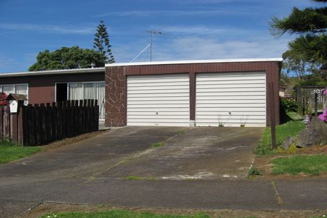Photo of property in 8 Dunstall Place, Mangere Bridge, Auckland, 2022