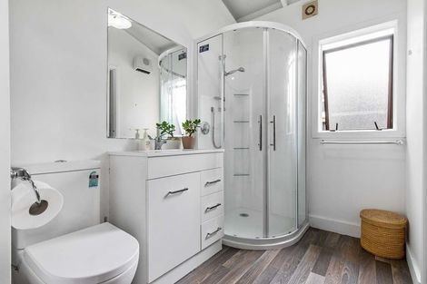 Photo of property in 4/33 Eskdale Road, Birkdale, Auckland, 0626