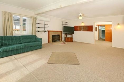 Photo of property in 24 Taikata Road, Te Atatu Peninsula, Auckland, 0610