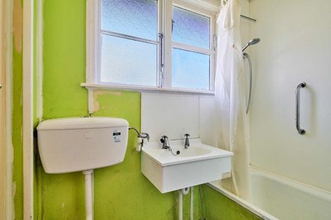 Photo of property in 4 Reuben Grove, Naenae, Lower Hutt, 5011