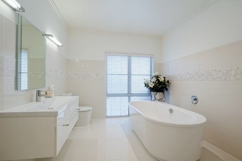Photo of property in 7 Burgundy Park Avenue, Henderson, Auckland, 0612