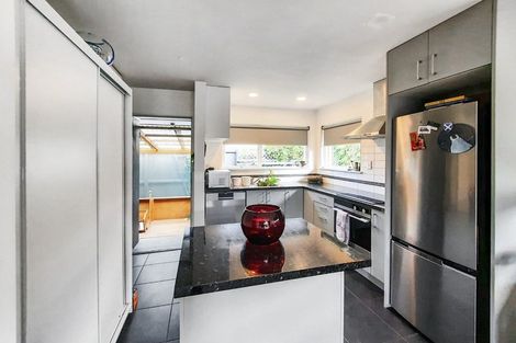 Photo of property in 3 Meadow Street, Papanui, Christchurch, 8052