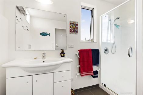 Photo of property in 102 Mitchell Street, Brooklyn, Wellington, 6021