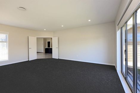 Photo of property in 5 Cassin Place, Taradale, 4112