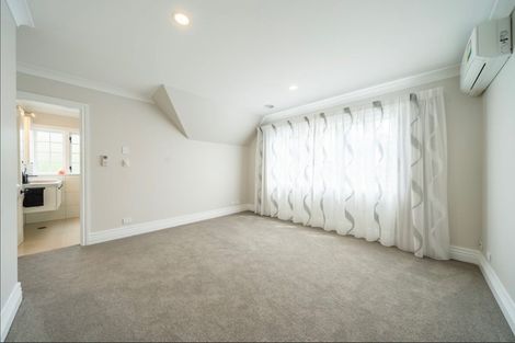 Photo of property in 29 Padnell Crescent, Paparangi, Wellington, 6037