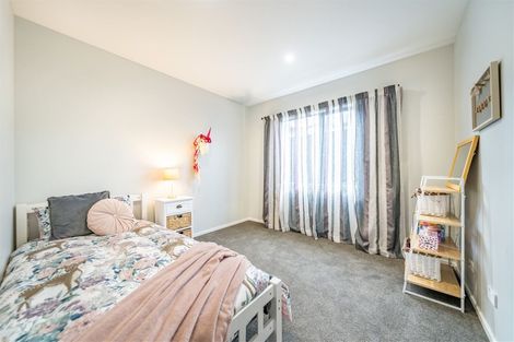 Photo of property in 15 Hopkirk Avenue, Wallaceville, Upper Hutt, 5018