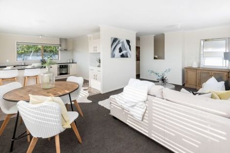 Photo of property in 2/28 Prince Regent Drive, Half Moon Bay, Auckland, 2012