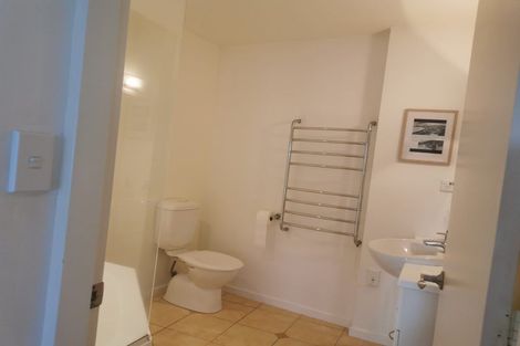 Photo of property in Stadium Garden Flats, 309/107 Thorndon Quay, Pipitea, Wellington, 6011