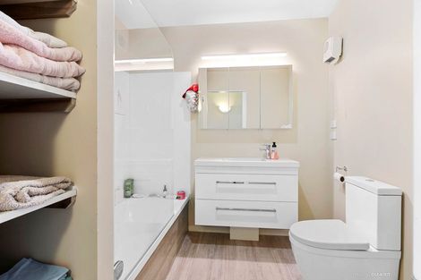 Photo of property in Pirie Street Townhouses, 20/35u Pirie Street, Mount Victoria, Wellington, 6011