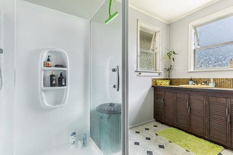 Photo of property in 18 Lilburn Crescent, Massey, Auckland, 0614