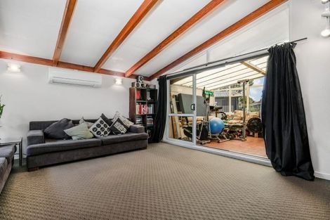 Photo of property in 42 Mckean Avenue, Manurewa, Auckland, 2102