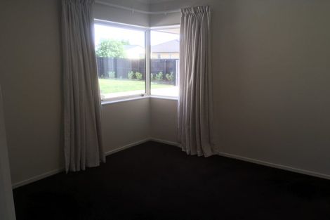 Photo of property in 6 Perrin Place, Darfield, 7510