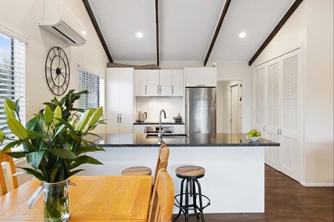 Photo of property in 5b Kauri Road, Stanmore Bay, Whangaparaoa, 0932