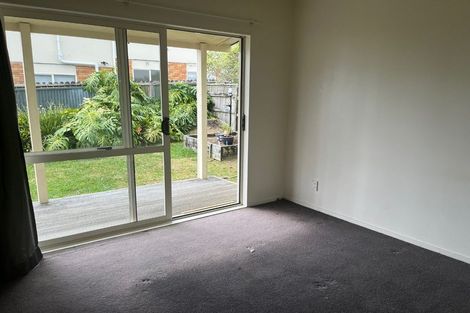 Photo of property in 95 Ocean View Road, Hillcrest, Auckland, 0627