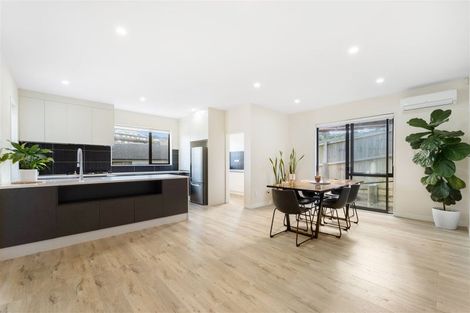 Photo of property in 9 Kahu Close, Orewa, 0931