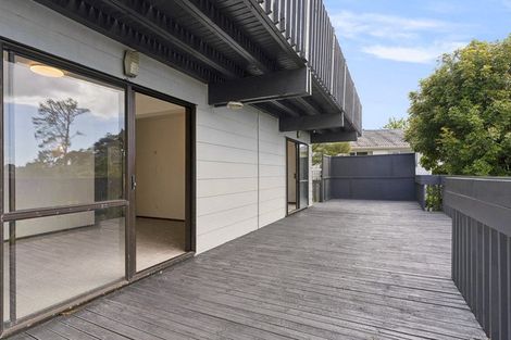 Photo of property in 34 Capilano Place, Glenfield, Auckland, 0629