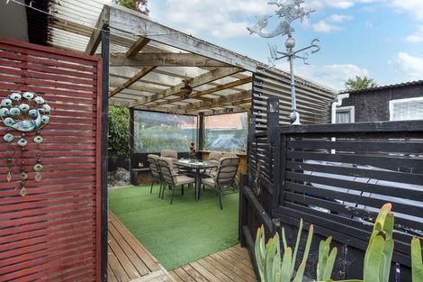 Photo of property in 55e Springs Road, Parakai, 0830