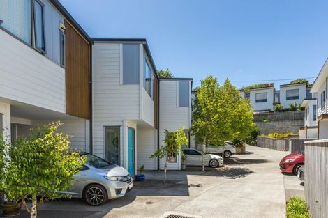Photo of property in 12/7u Handyside Street, Tawa, Wellington, 5028