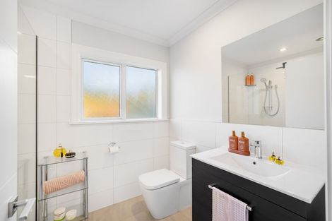 Photo of property in 6 Rushden Rise, Westmorland, Christchurch, 8025