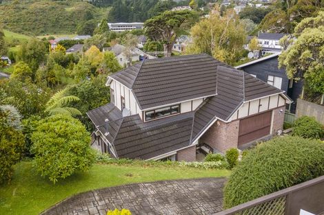Photo of property in 6 Burbank Crescent, Churton Park, Wellington, 6037