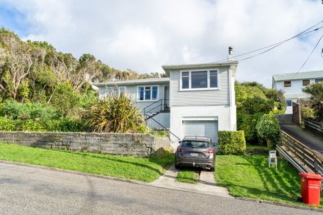 Photo of property in 22 Lyndfield Lane, Newlands, Wellington, 6037