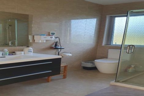 Photo of property in 53 Blacks Road, Greenhithe, Auckland, 0632