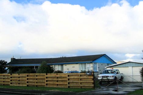 Photo of property in 36 Michael Road, Paraparaumu Beach, Paraparaumu, 5032