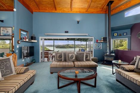 Photo of property in 104 Te Wahapu Road, Russell, 0272