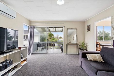 Photo of property in 14 Waari Avenue, Sunnyvale, Auckland, 0612