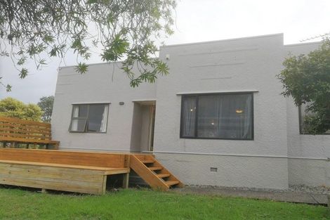 Photo of property in 5 Fowler Street, Northcote, Auckland, 0627