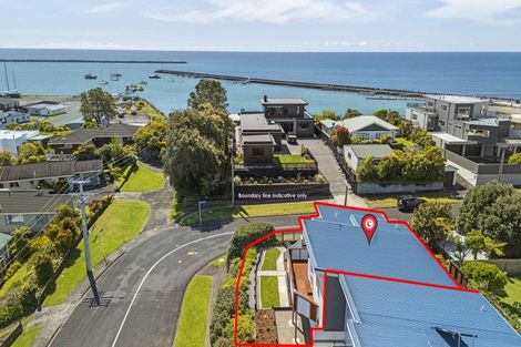 Photo of property in 9 Calvert Road, Moturoa, New Plymouth, 4310