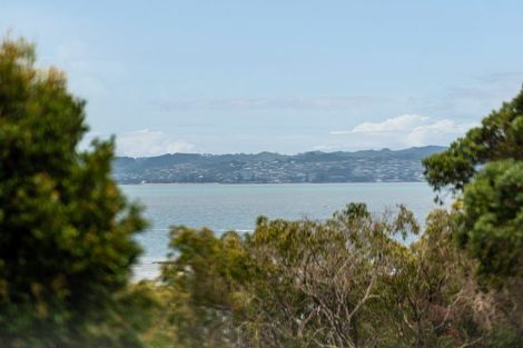 Photo of property in 1292 Whangaparaoa Road, Army Bay, Whangaparaoa, 0930