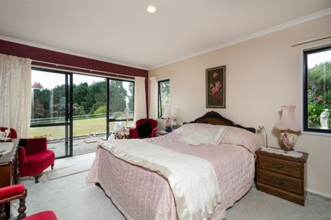 Photo of property in 355 Kiwitahi Road, Helensville, 0875