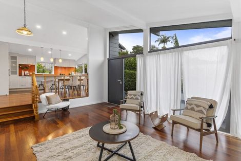 Photo of property in 3 Keldale Place, Forrest Hill, Auckland, 0620