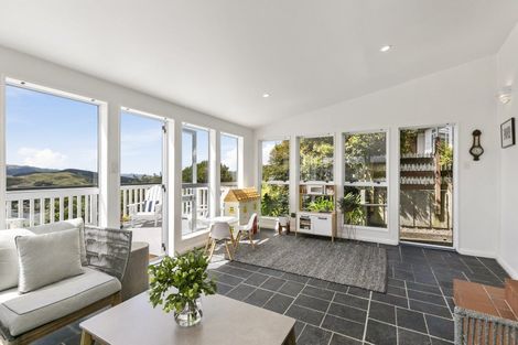 Photo of property in 15 Paparangi Crescent, Paparangi, Wellington, 6037
