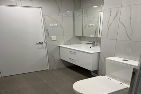 Photo of property in 11 Meadow Crescent, Te Atatu South, Auckland, 0602