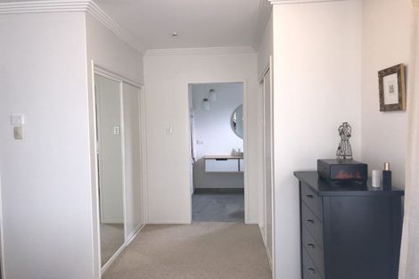 Photo of property in 5 Dale Street, Lower Vogeltown, New Plymouth, 4310