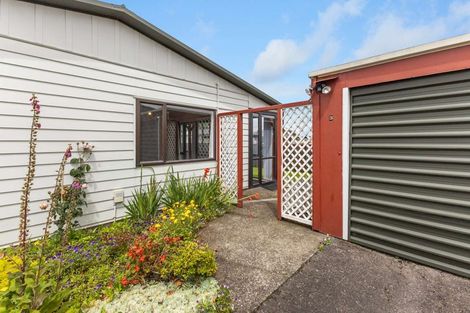 Photo of property in 3 Tukapa Street, Westown, New Plymouth, 4310