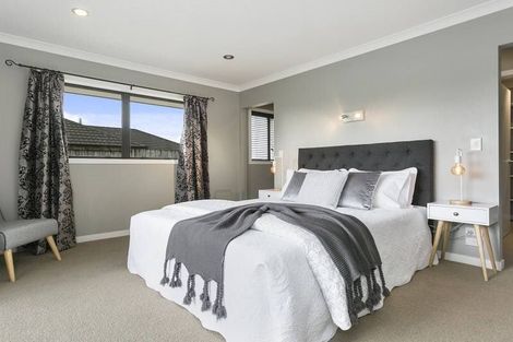 Photo of property in 23 Norfolk Drive, Cambridge, 3434