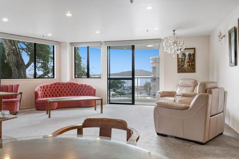 Photo of property in 1b/5 The Promenade, Takapuna, Auckland, 0622