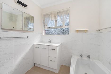 Photo of property in 11 Chippendale Crescent, Highbury, Palmerston North, 4412