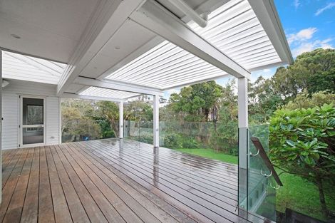 Photo of property in 9 Sandown Road, Rothesay Bay, Auckland, 0630