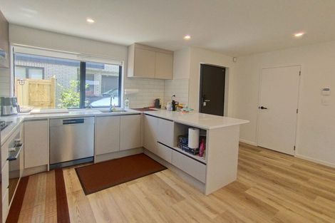 Photo of property in 43b West Harbour Drive, West Harbour, Auckland, 0618