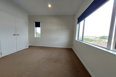 Photo of property in 21 Hornbill Drive, Fairview Heights, Auckland, 0632