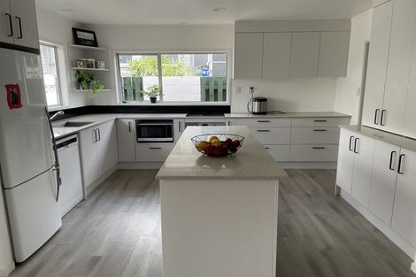 Photo of property in 4 Towra Place, Botany Downs, Auckland, 2010