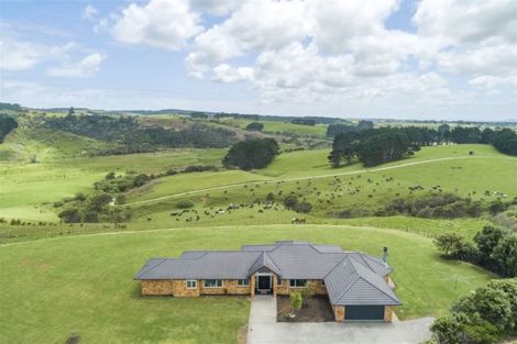 Photo of property in 135a Hutchinson Road, Helensville, 0875